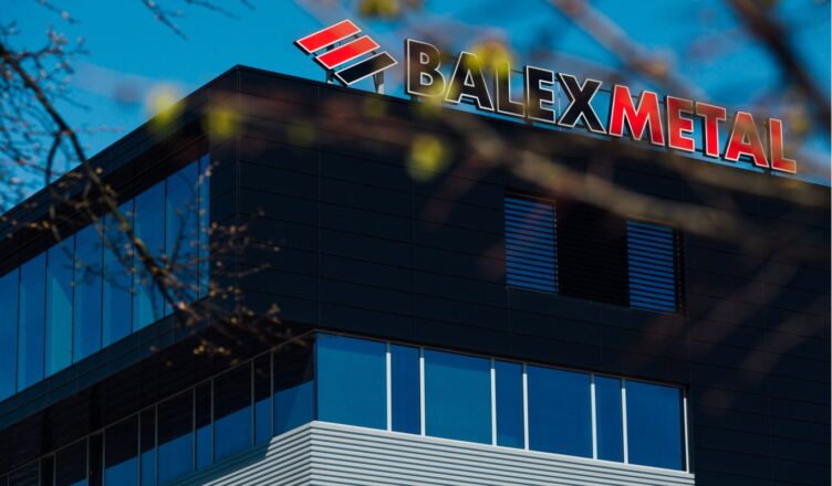 fasado-dangos-is-balex-metal